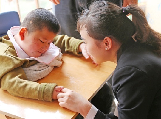 細(xì)莫事業(yè)，公益隨行 